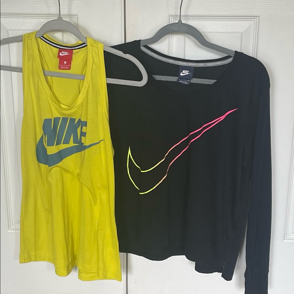 Ladies/juniors Nike cropped top and tank top bundle. Size S. Excellent condition